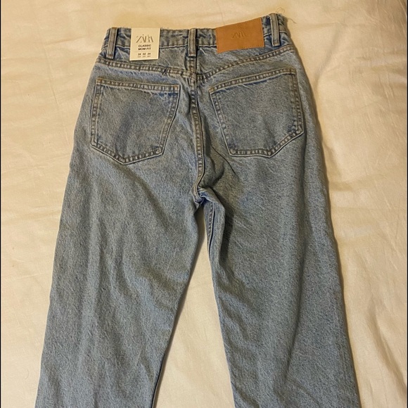 Zara Jeans: Classic Mom Fit Hi-Rise Ankle Length - Picture 4 of 5
